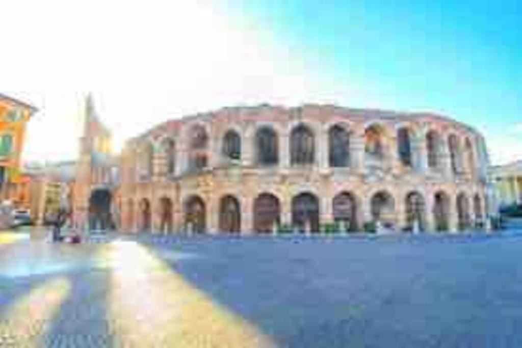 Graziosa Mansarda Centro Verona Exteriör bild